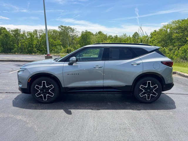 Used 2023 Chevrolet Blazer RS w/ Driver Confidence II Package AWD/4WD image 6