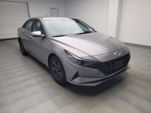 Used 2023 Hyundai Elantra SEL FWD image 13