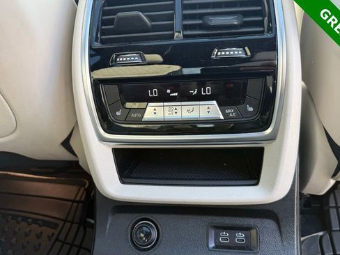 Used 2020 BMW X7 M50i w/ Dynamic Handling Package AWD/4WD image 17