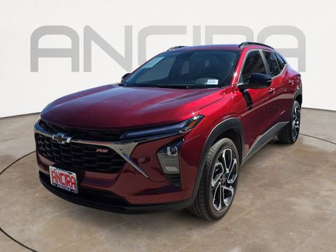 Used 2025 Chevrolet Trax RS w/ Driver Confidence Package image 4