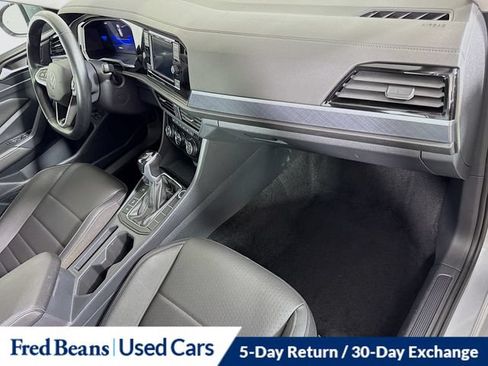 Used 2024 Volkswagen Jetta SE FWD image 33