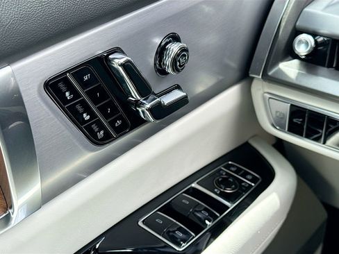 New 2026 Cadillac Vistiq Luxury image 17