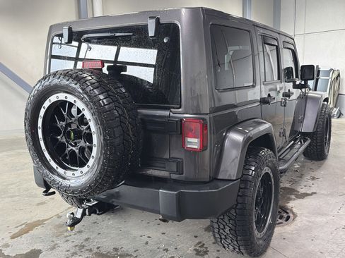 Used 2016 Jeep Wrangler Unlimited Rubicon w/ Connectivity Group image 7