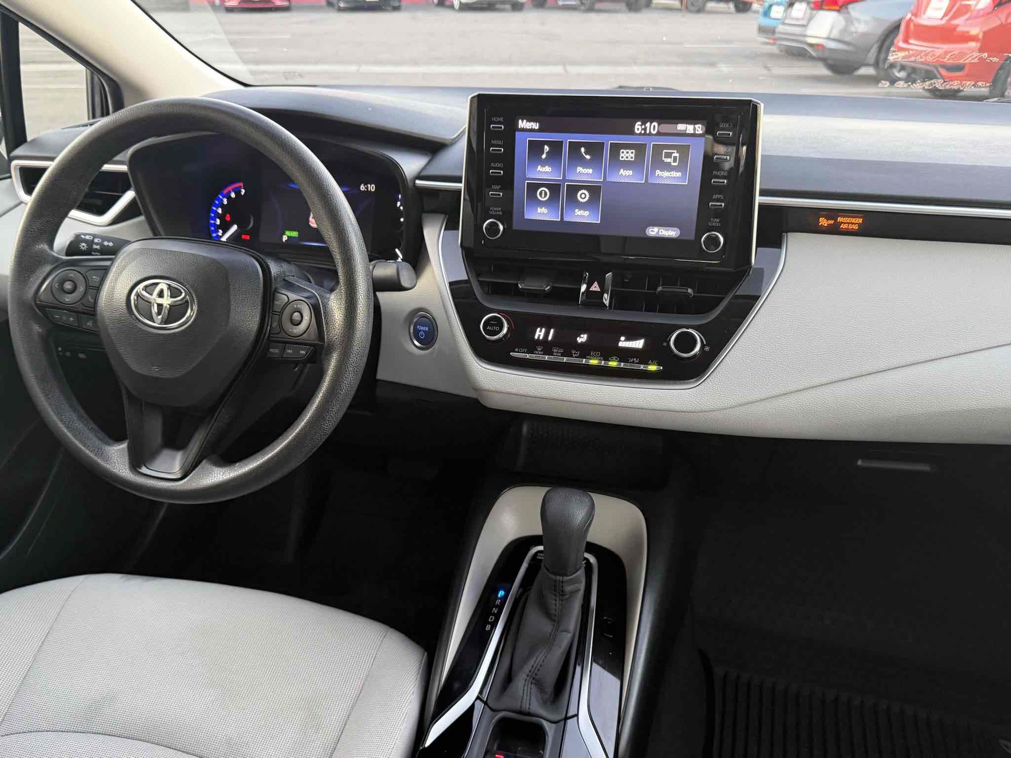 Used 2020 Toyota Corolla LE FWD image 25