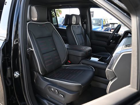 Used 2026 GMC Yukon XL AT4 Ultimate AWD/4WD image 27