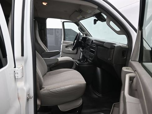 Used 2019 Chevrolet Express 3500 LT w/ LT Preferred Equipment Group RWD image 18