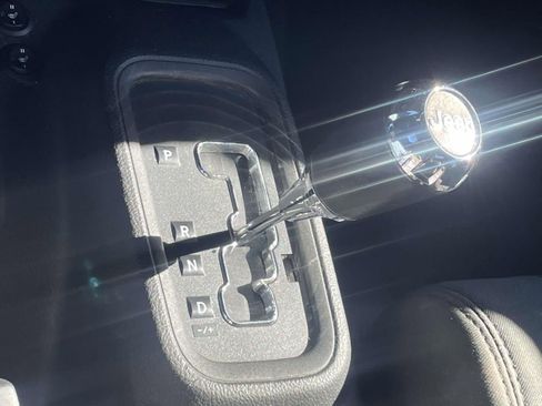 Used 2012 Jeep Wrangler Unlimited Sport image 19