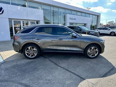 Used 2024 Genesis GV70 2.5T w/ Select Package image 8