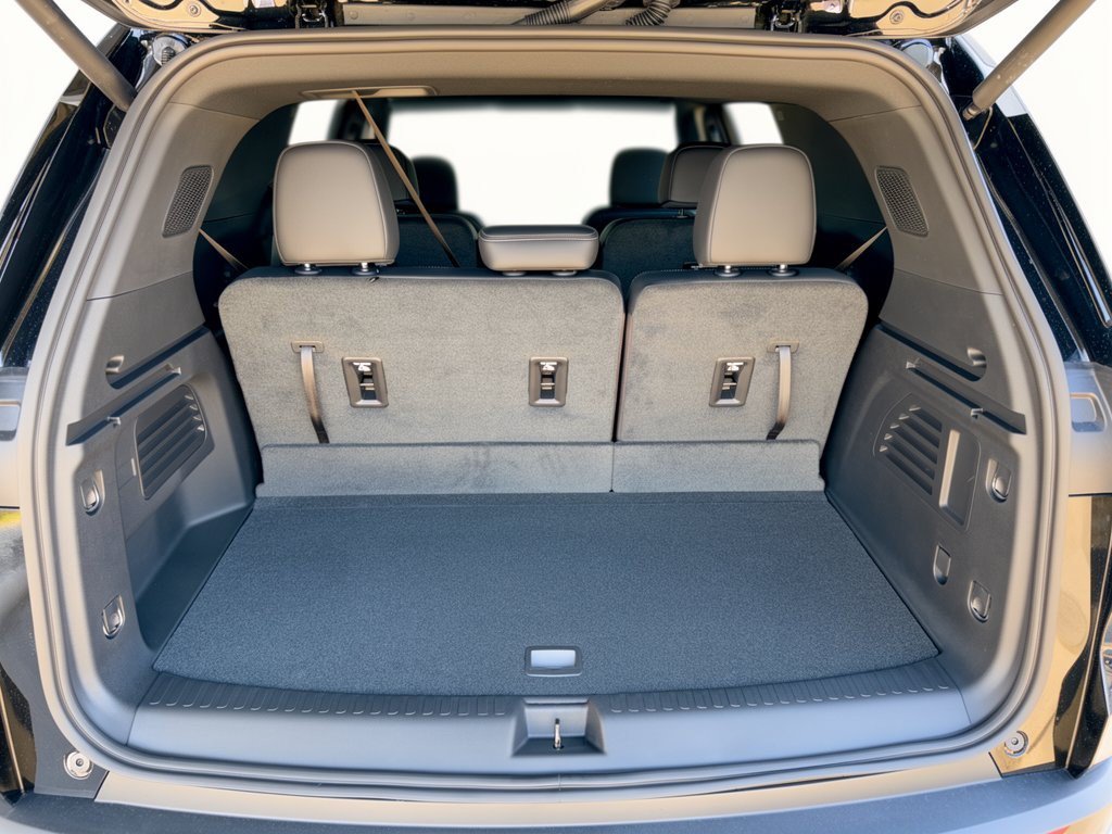New 2027 Chevrolet Traverse RS FWD image 28