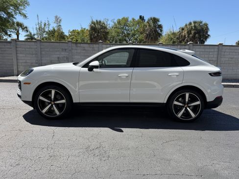 Certified 2026 Porsche Cayenne Coupe image 2