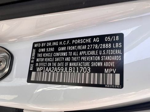 Used 2018 Porsche Macan w/ Premium Package Plus AWD/4WD image 41