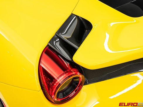 Used 2020 Ferrari 488 Pista Coupe RWD image 28
