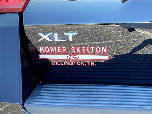 Used 2021 Ford Expedition XLT image 9