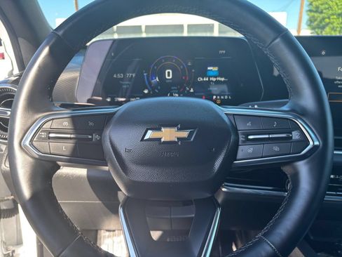 Used 2025 Chevrolet Equinox LT AWD/4WD image 24