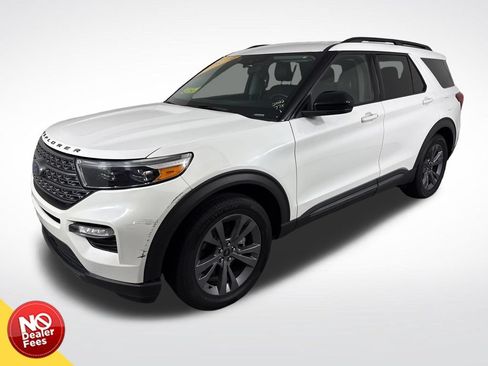 Used 2022 Ford Explorer XLT w/ Equipment Group 202A RWD image 8