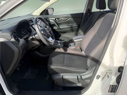 Used 2019 Nissan Rogue Sport S image 22