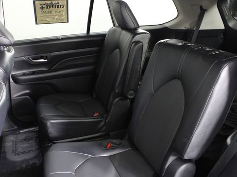 Used 2025 Toyota Grand Highlander FWD image 21