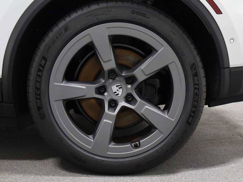 New 2026 Porsche Macan 4 Electric AWD/4WD image 37