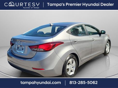 Used 2015 Hyundai Elantra SE image 3