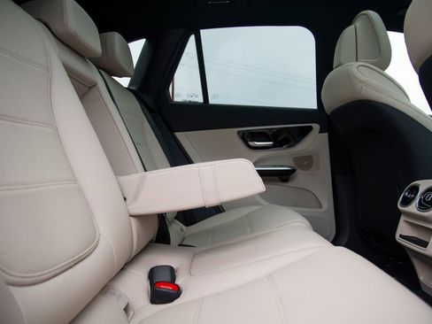 New 2026 Mercedes-Benz GLC 300 4MATIC image 14