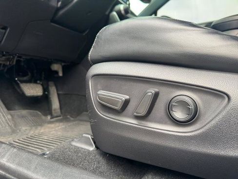 Used 2022 Toyota RAV4 SE image 19