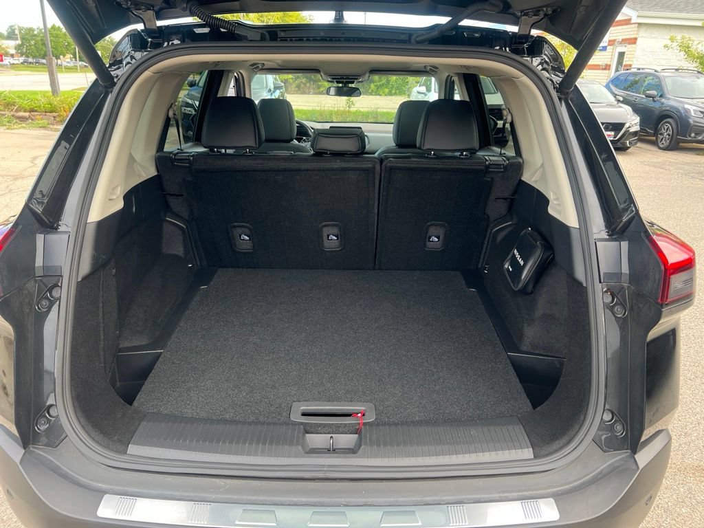 Certified 2023 Nissan Rogue SV w/ SV Premium B Package AWD/4WD image 12