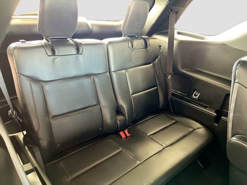 Used 2025 Ford Explorer ST image 29