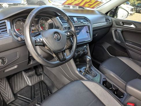 Used 2019 Volkswagen Tiguan SE image 14