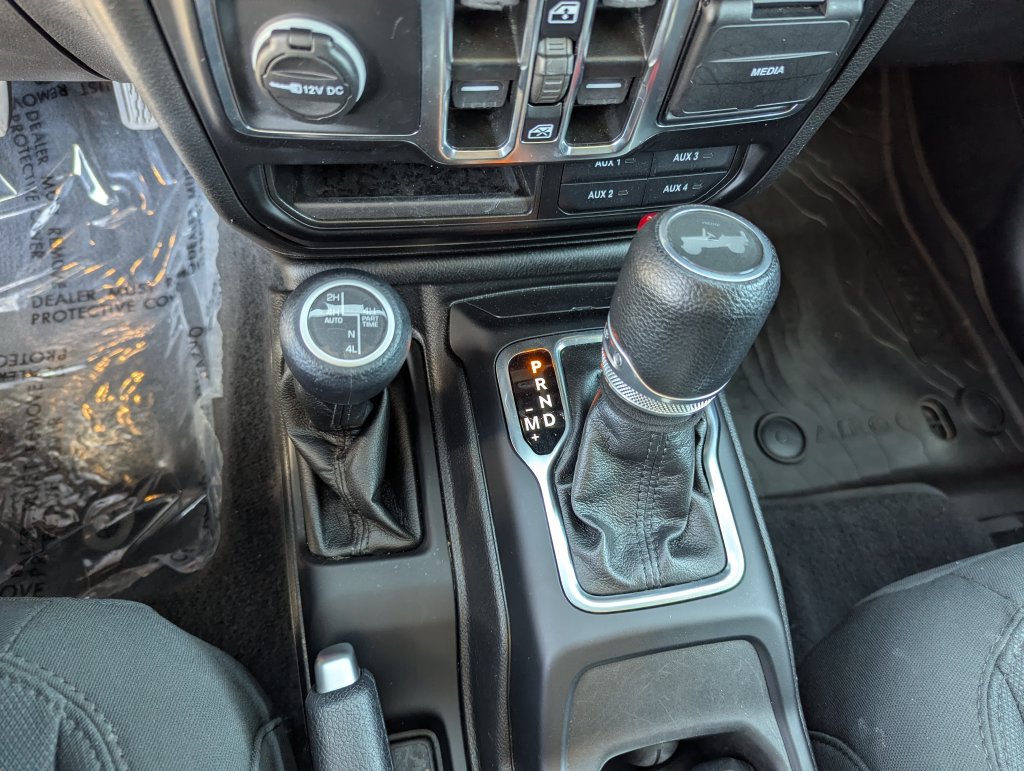 Used 2023 Jeep Wrangler Unlimited AWD/4WD image 17