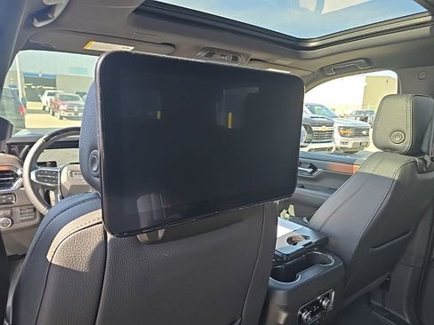 Used 2025 GMC Yukon Denali w/ Denali Reserve Package AWD/4WD image 21