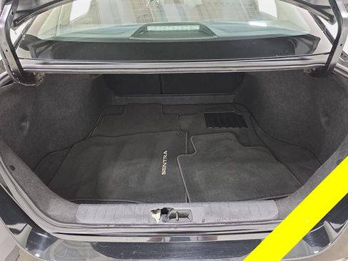 Used 2024 Nissan Sentra SV FWD image 34