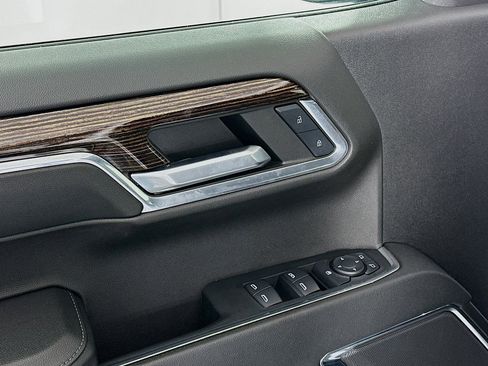 Used 2024 GMC Sierra 1500 Elevation image 15