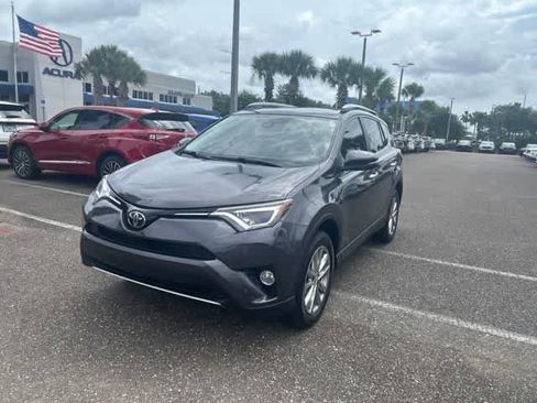 Used 2017 Toyota RAV4 Limited AWD/4WD image 4