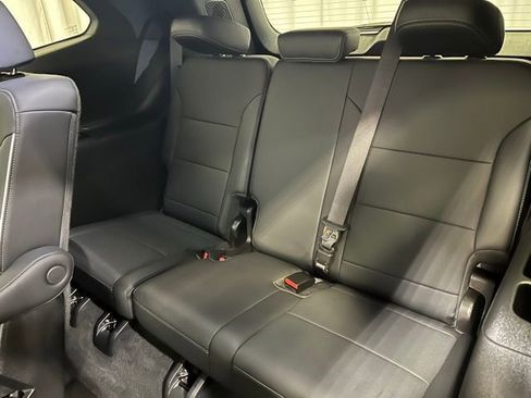 Used 2025 Buick Enclave Preferred image 23