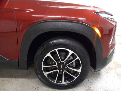 Used 2024 Chevrolet TrailBlazer LT w/ Driver Confidence Package image 3