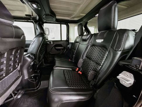 Used 2018 Jeep Wrangler Unlimited Rubicon AWD/4WD image 25