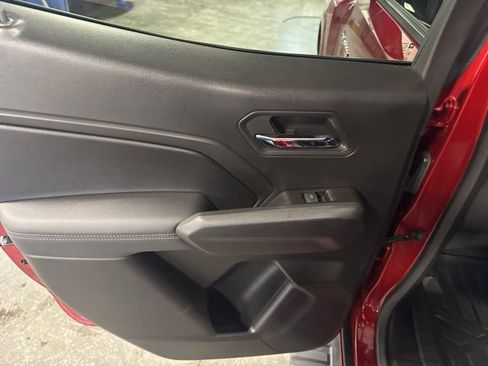 Used 2024 Chevrolet Colorado LT w/ LT Convenience Package III image 24