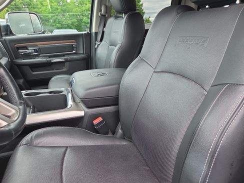 Used 2017 RAM 1500 Laramie w/ Convenience Group AWD/4WD image 2
