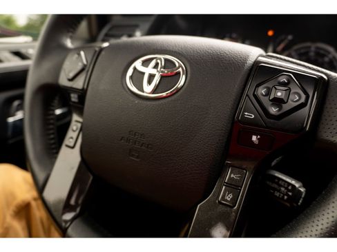 Used 2021 Toyota 4Runner Venture w/ Moonroof Package AWD/4WD image 30