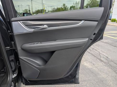 Used 2024 Cadillac XT6 Sport w/ Technology Package AWD/4WD image 18