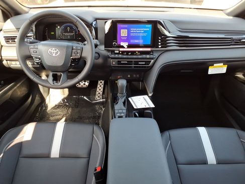 Used 2026 Toyota Camry SE FWD image 16