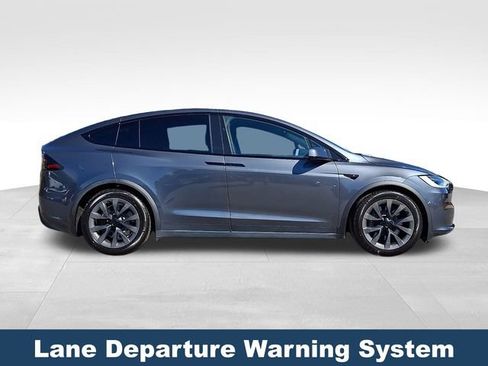 Used 2023 Tesla Model X image 9