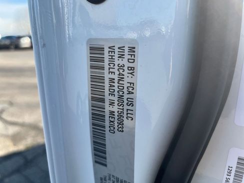 Used 2025 Jeep Compass Limited image 31