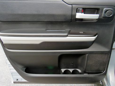 Used 2018 Toyota Tundra SR5 w/ SR5 Upgrade Package image 29