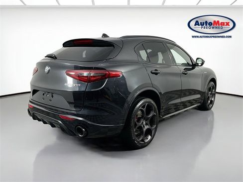 Used 2023 Alfa Romeo Stelvio Veloce image 2