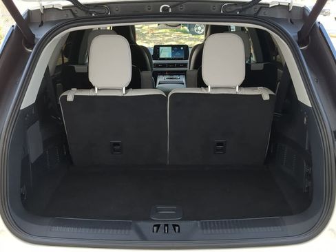 Used 2025 Lincoln Aviator Reserve w/ Luxury Package image 36