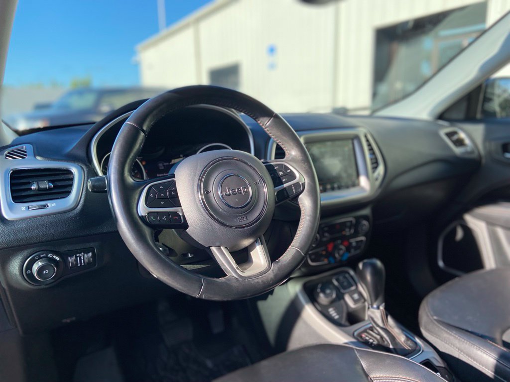Used 2018 Jeep Compass Latitude w/ Popular Equipment Group AWD/4WD image 15