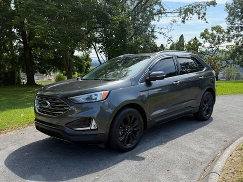 Used 2020 Ford Edge Titanium FWD image 5