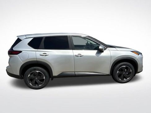 Used 2025 Nissan Rogue SV AWD/4WD image 12