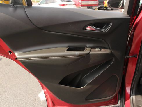 Used 2021 Chevrolet Equinox Premier FWD image 16